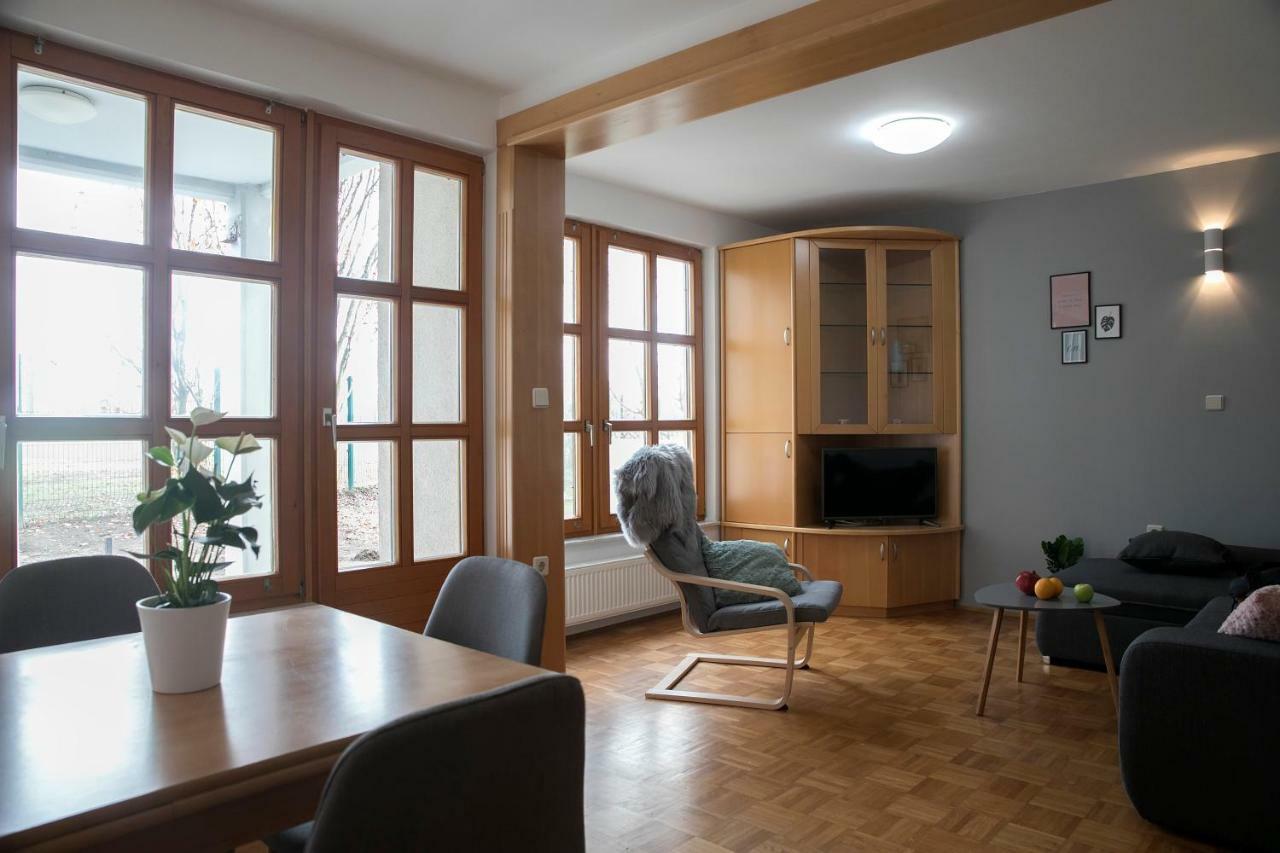 Apartma Spelca Banovci Eksteriør bilde