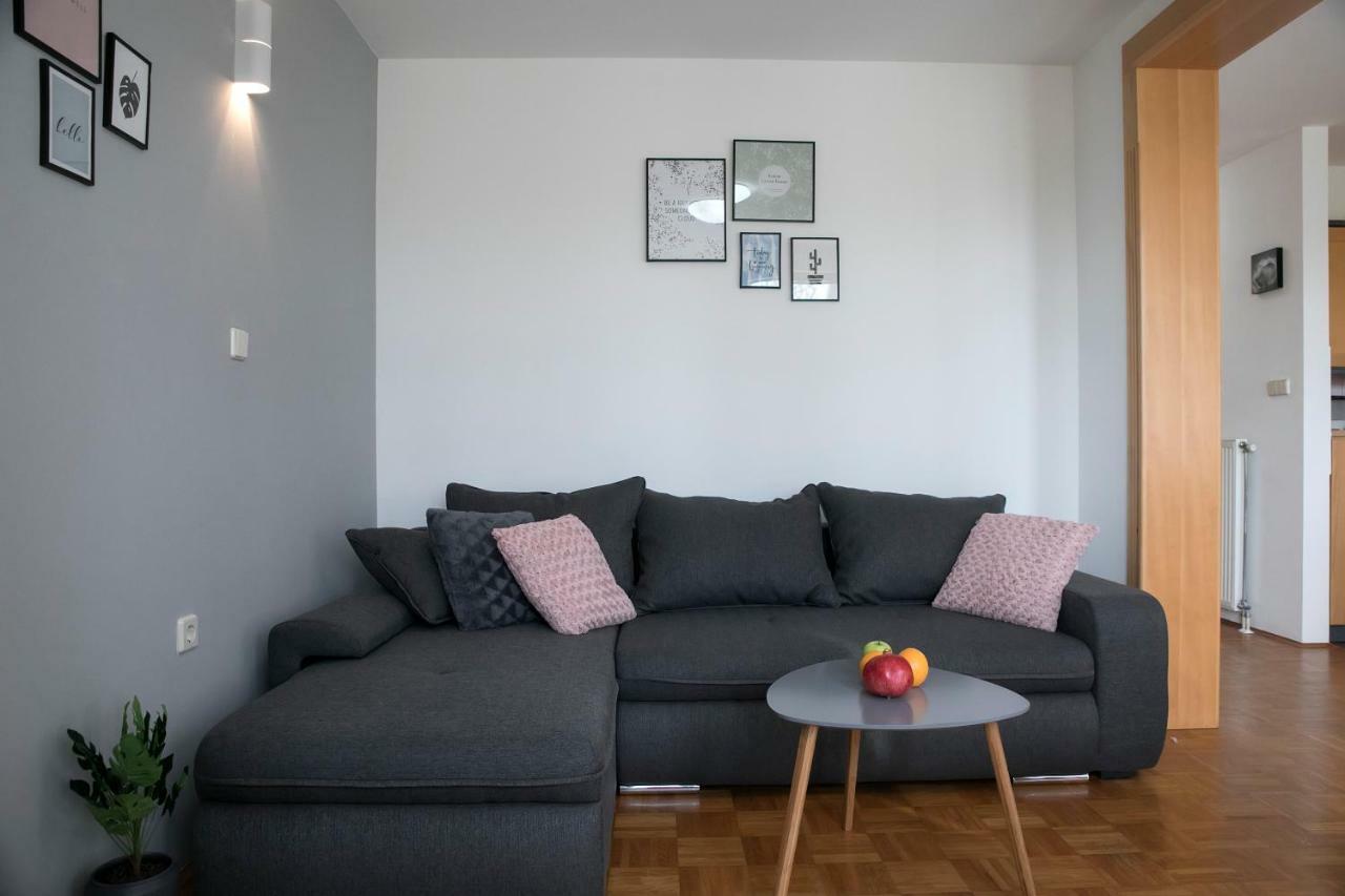 Apartma Spelca Banovci Eksteriør bilde