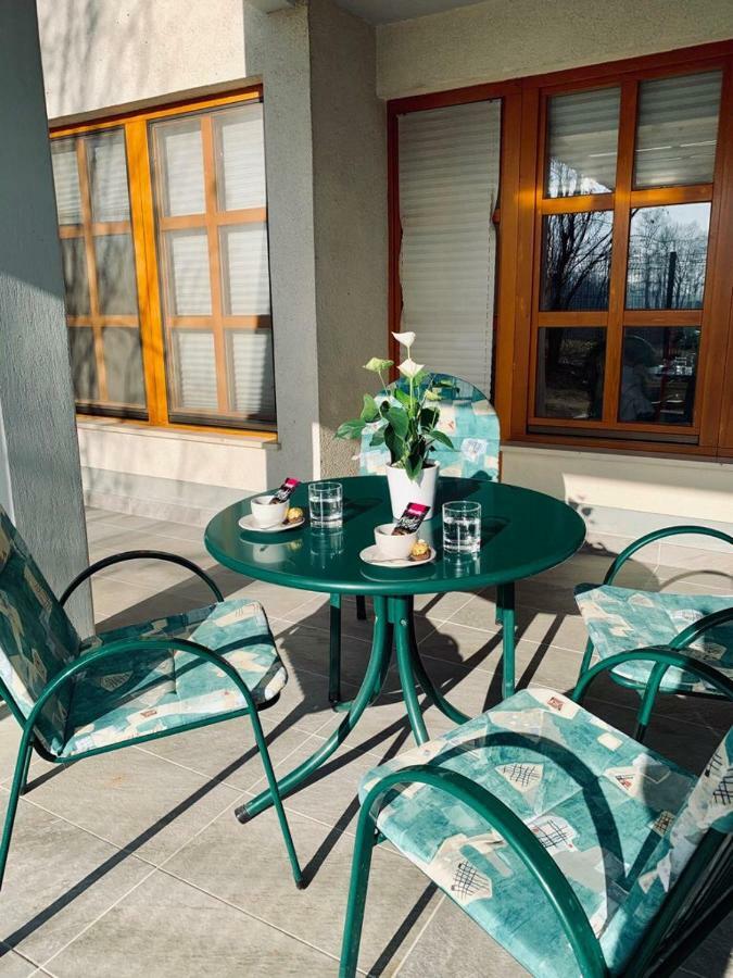 Apartma Spelca Banovci Eksteriør bilde